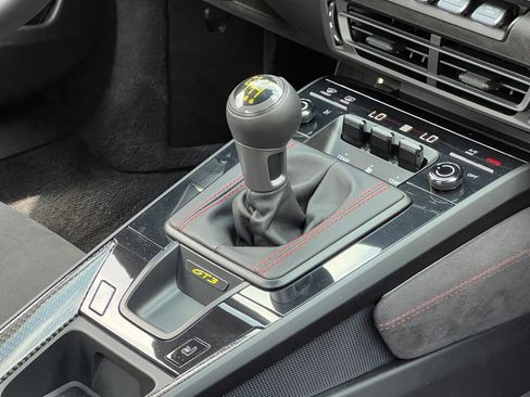 Certified 2022 Porsche 911 GT3 RWD image 40