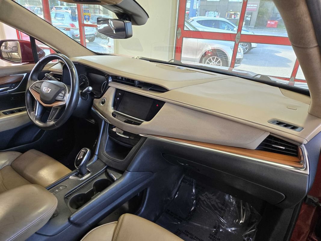 Used 2017 Cadillac XT5 Platinum w/ Driver Assist Package AWD/4WD image 27