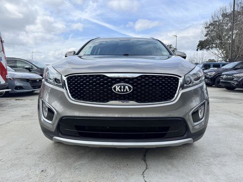 Used 2016 Kia Sorento EX w/ EX Premium Package image 2
