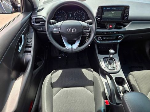 Used 2020 Hyundai Elantra GT FWD image 15