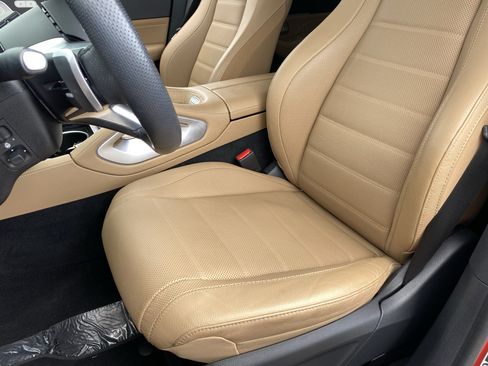 Used 2024 Mercedes-Benz GLS 450 4MATIC image 19