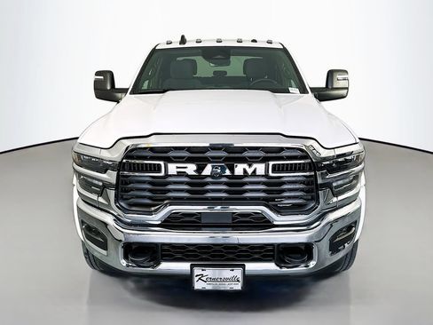 New 2026 RAM 5500 4x4 Crew Cab image 2