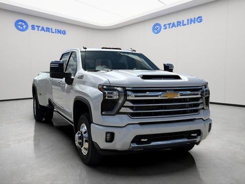 Used 2024 Chevrolet Silverado 3500 High Country w/ High Country Premium Package AWD/4WD image 15