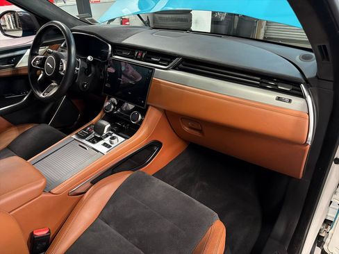 Used 2021 Jaguar F-PACE SVR AWD/4WD image 17