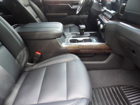 Used 2025 GMC Sierra 1500 Elevation image 30