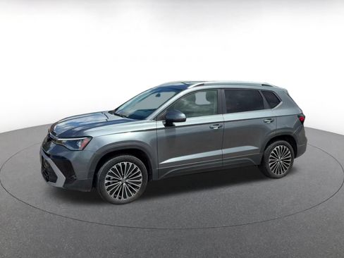 Used 2026 Volkswagen Taos SE FWD image 6