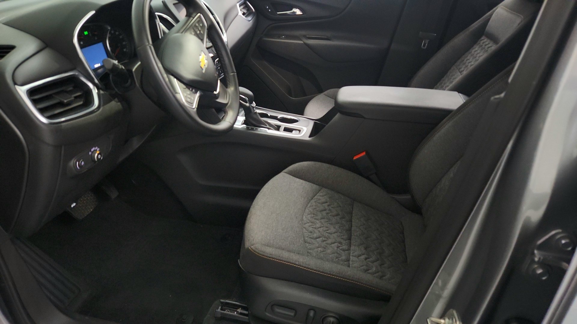 Used 2024 Chevrolet Equinox LT w/ LPO, Floor Liner Package AWD/4WD image 19