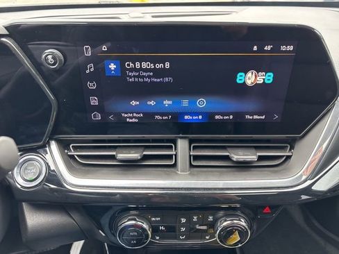 Used 2024 Chevrolet Trax RS w/ Sunroof Package FWD image 24