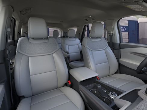 New 2026 Ford Explorer Active w/ Active Comfort Package RWD image 10