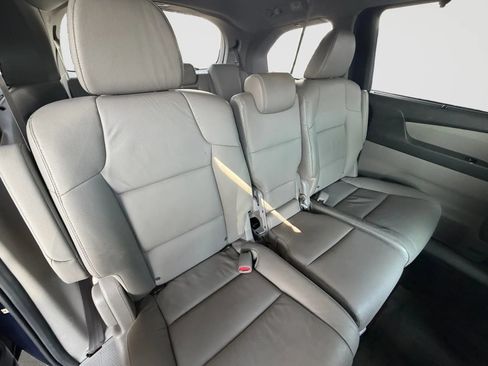 Used 2016 Honda Odyssey Touring Elite image 19