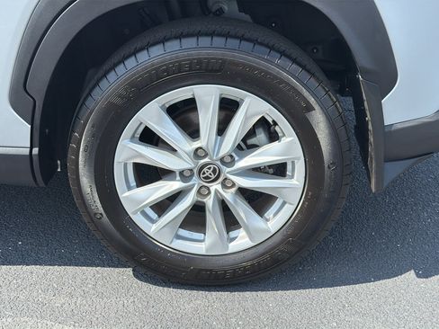 Used 2026 Toyota Corolla Cross LE FWD image 33