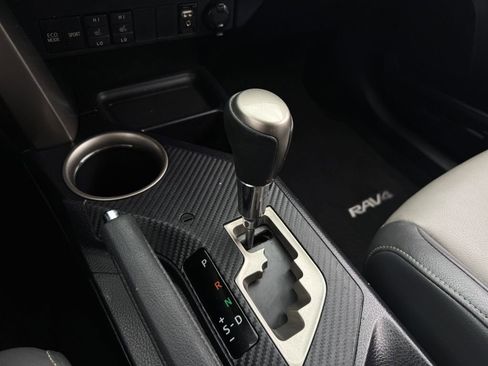 Used 2015 Toyota RAV4 Limited w/ Technology Package FWD image 19