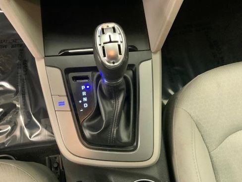 Used 2018 Hyundai Elantra SE FWD image 14