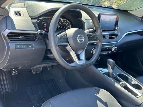 Used 2022 Nissan Altima 2.5 SV image 42