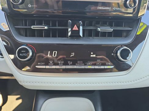 Used 2019 Toyota Corolla SE w/ SE Option Package FWD image 17