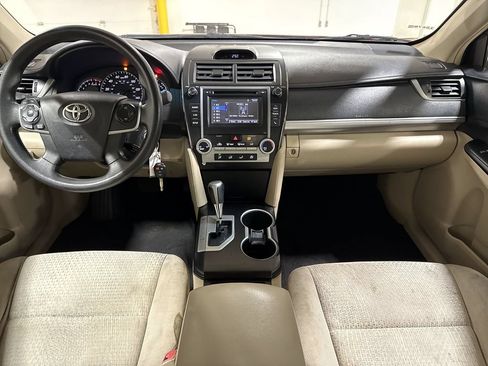 Used 2014 Toyota Camry LE FWD image 10