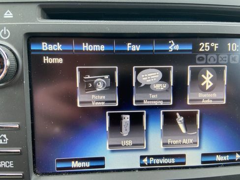 Used 2017 Chevrolet Traverse LT w/ Style and Technology Package image 21