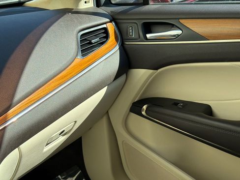 Used 2016 Lincoln MKC Reserve image 30