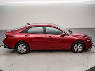 Used 2025 Hyundai Elantra SE video 3