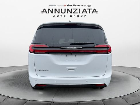 New 2026 Chrysler Pacifica Select FWD image 4