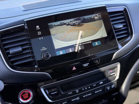 Used 2020 Honda Pilot Touring image 12