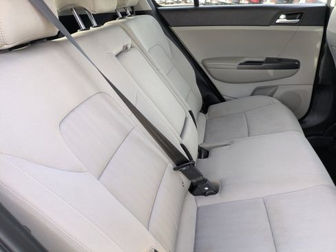 Used 2021 Kia Sportage LX image 14