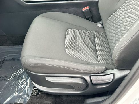 Used 2024 Kia Sportage LX image 19