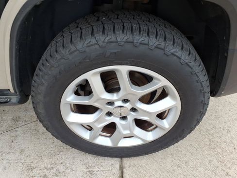 Used 2015 Jeep Renegade Latitude FWD image 5