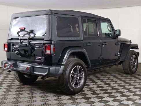 Used 2023 Jeep Wrangler Unlimited Sahara AWD/4WD image 7