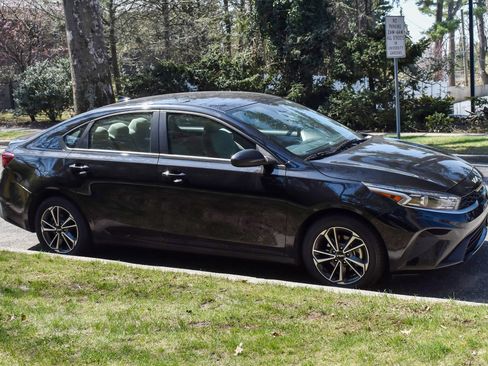 Used 2022 Kia Forte LXS FWD image 11