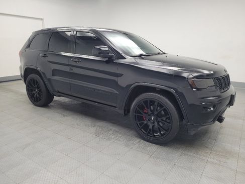 Used 2020 Jeep Grand Cherokee Altitude AWD/4WD image 11