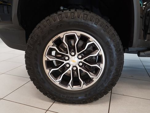 Used 2022 Chevrolet Colorado ZR2 AWD/4WD image 15