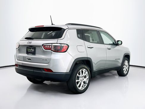 Used 2022 Jeep Compass Latitude image 9