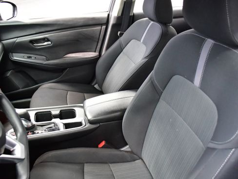 Used 2024 Nissan Sentra SV image 9