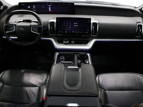 Used 2025 Ford Expedition Tremor AWD/4WD image 32