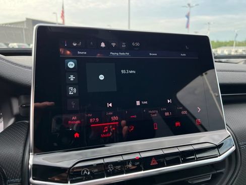 New 2026 Jeep Compass Latitude AWD/4WD image 17