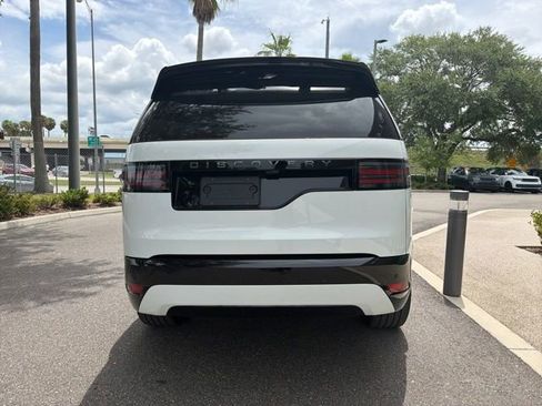 Used 2025 Land Rover Discovery Dynamic SE AWD/4WD image 4