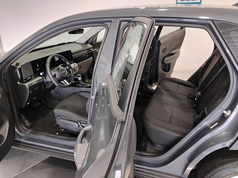 Used 2024 Hyundai Kona SE image 9