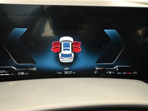 Used 2025 BMW X7 xDrive40i w/ Premium Package image 16