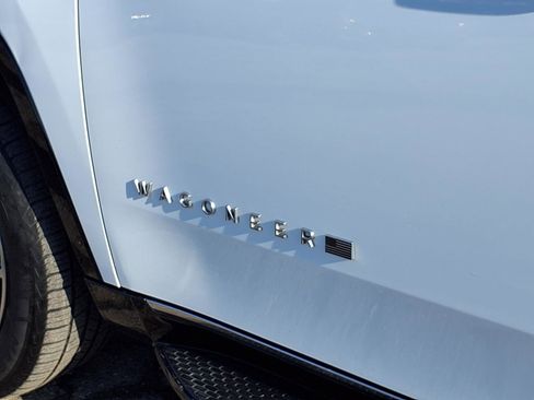 Certified 2024 Jeep Wagoneer L Series III w/ Flexible Seating Group image 28