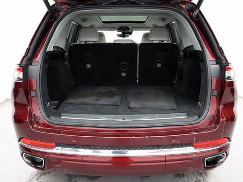 Used 2023 Jeep Grand Cherokee Overland AWD/4WD image 28