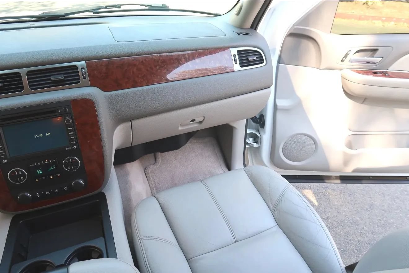 Used 2007 Chevrolet Suburban LTZ w/ LTZ Preferred Equipment Group RWD image 29