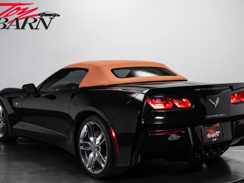 Used 2014 Chevrolet Corvette Stingray Convertible w/ 2LT Preferred Equipment Group RWD image 11