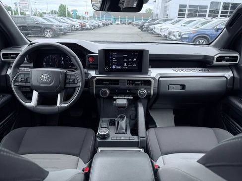 Used 2025 Toyota Tacoma TRD Off-Road AWD/4WD image 22