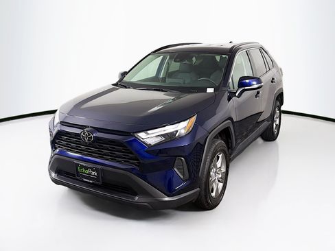 Used 2025 Toyota RAV4 XLE FWD image 3