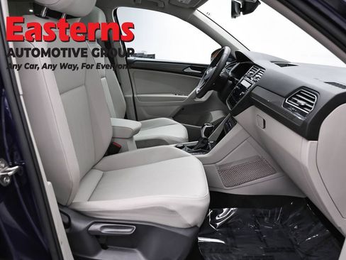 Used 2023 Volkswagen Tiguan SE AWD/4WD image 23