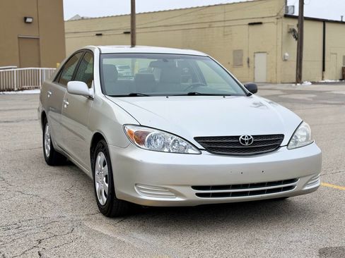 Used 2002 Toyota Camry XLE image 1