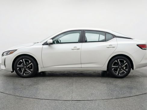 Used 2025 Nissan Sentra SV FWD image 5