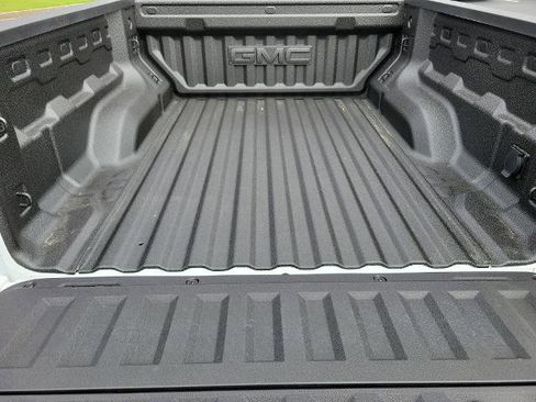 New 2026 GMC Canyon Elevation w/ Convenience Package image 8