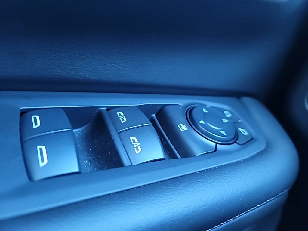 Used 2025 Chevrolet Tahoe LS RWD image 15